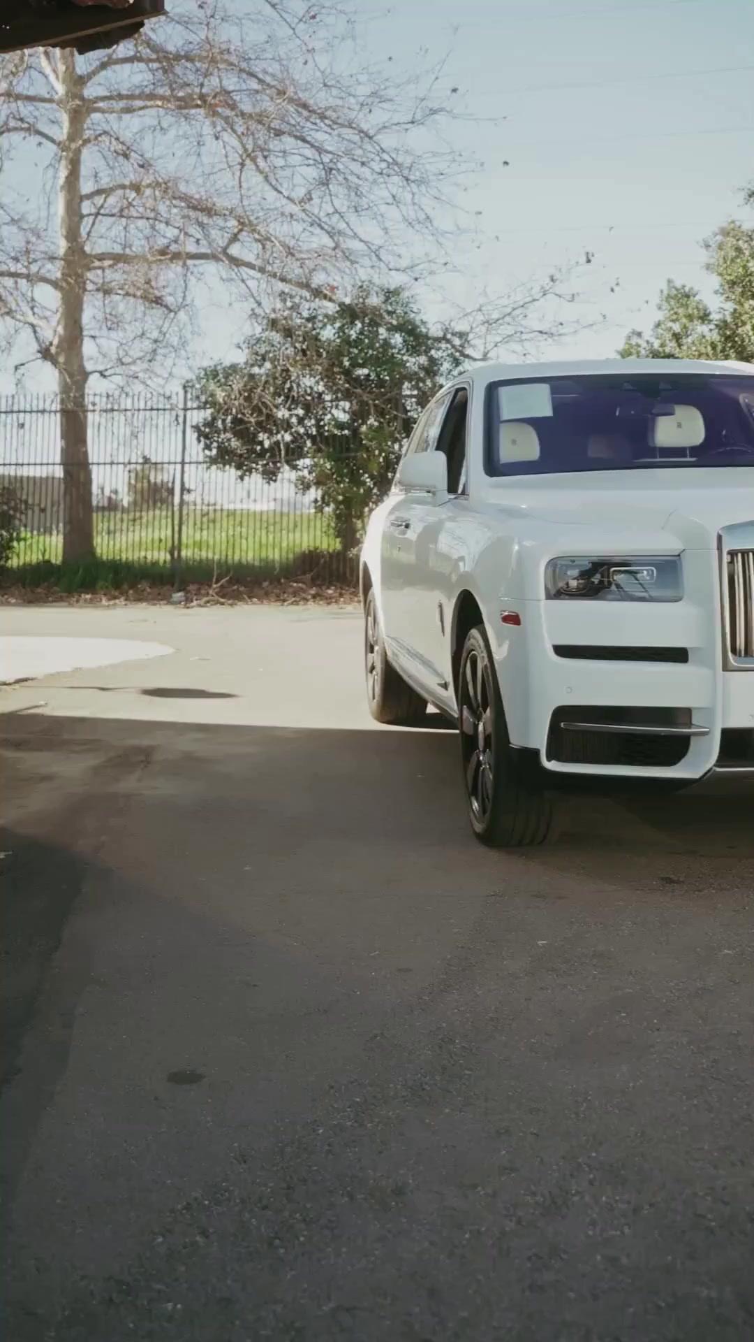 (Doblado) La impostora en brazos de mis tíos