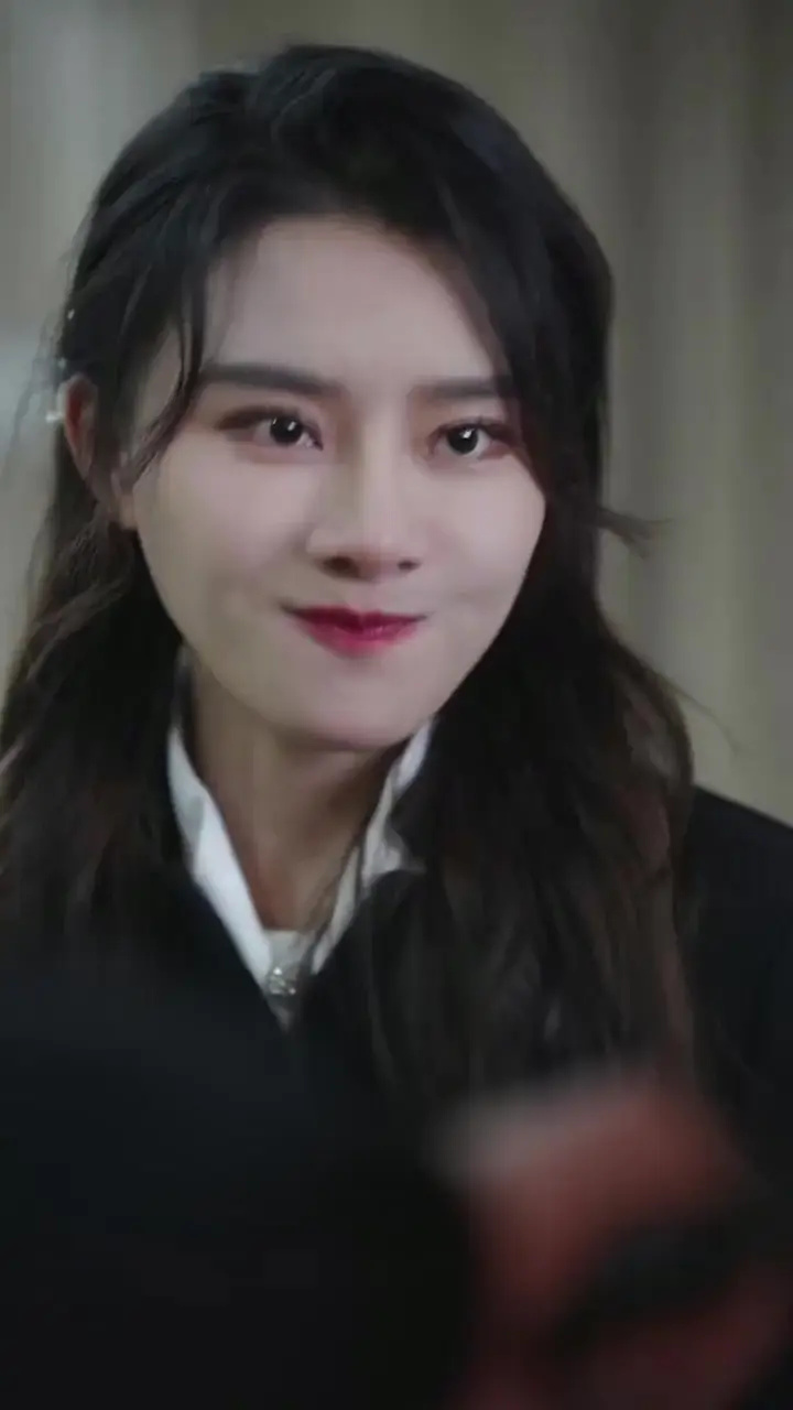 In Love with the Helplessly Romantic CEO Episode 76