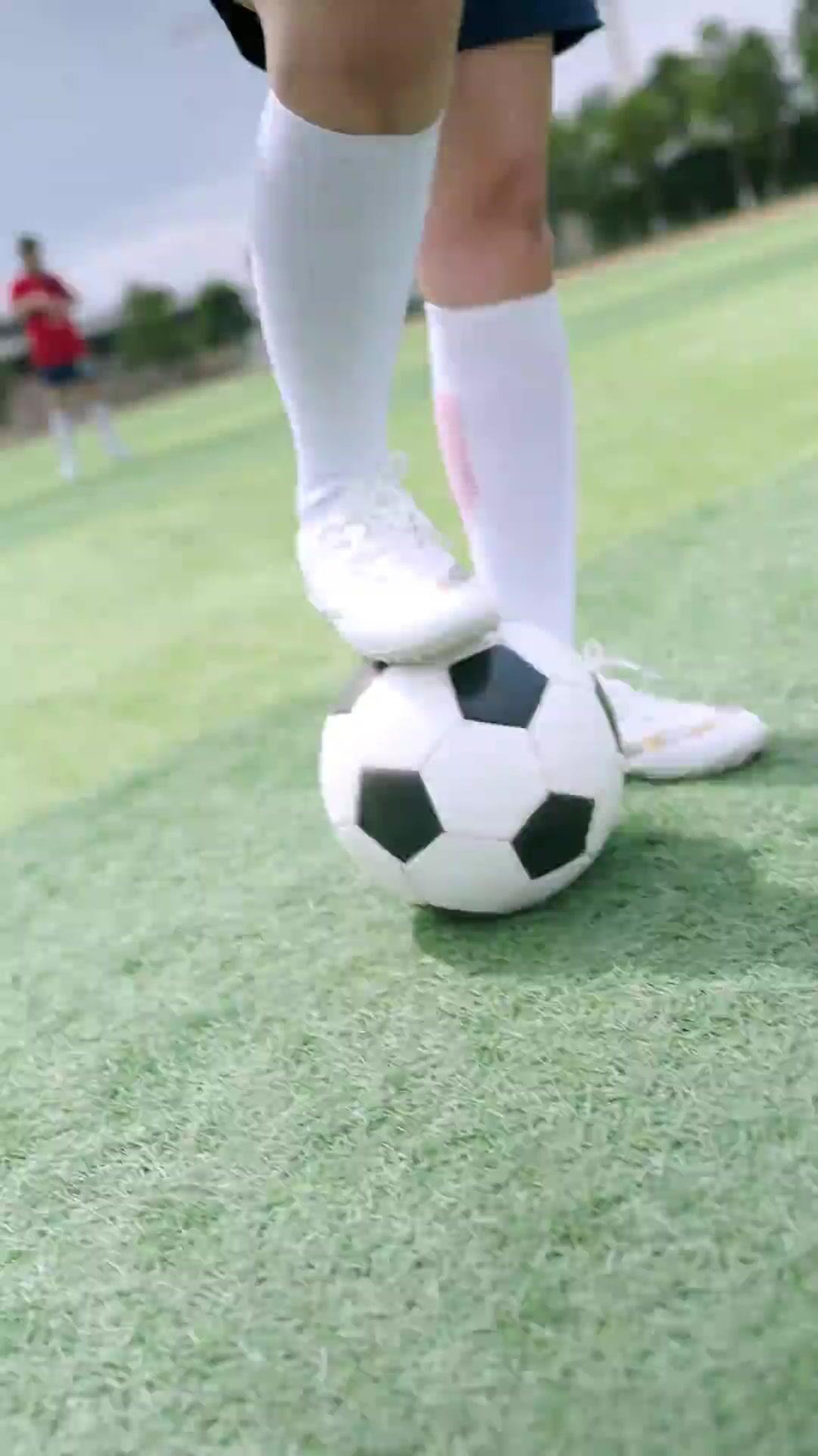 Wanita Juga Bisa Bola