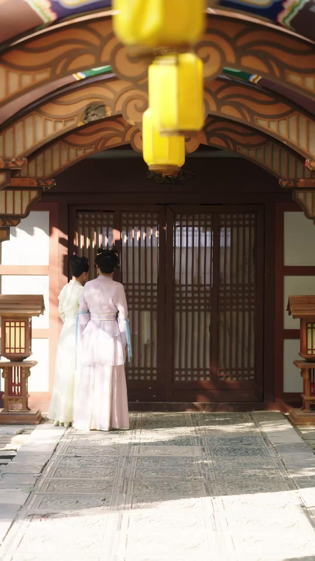 A Different Bride? No, She's a Demon!
