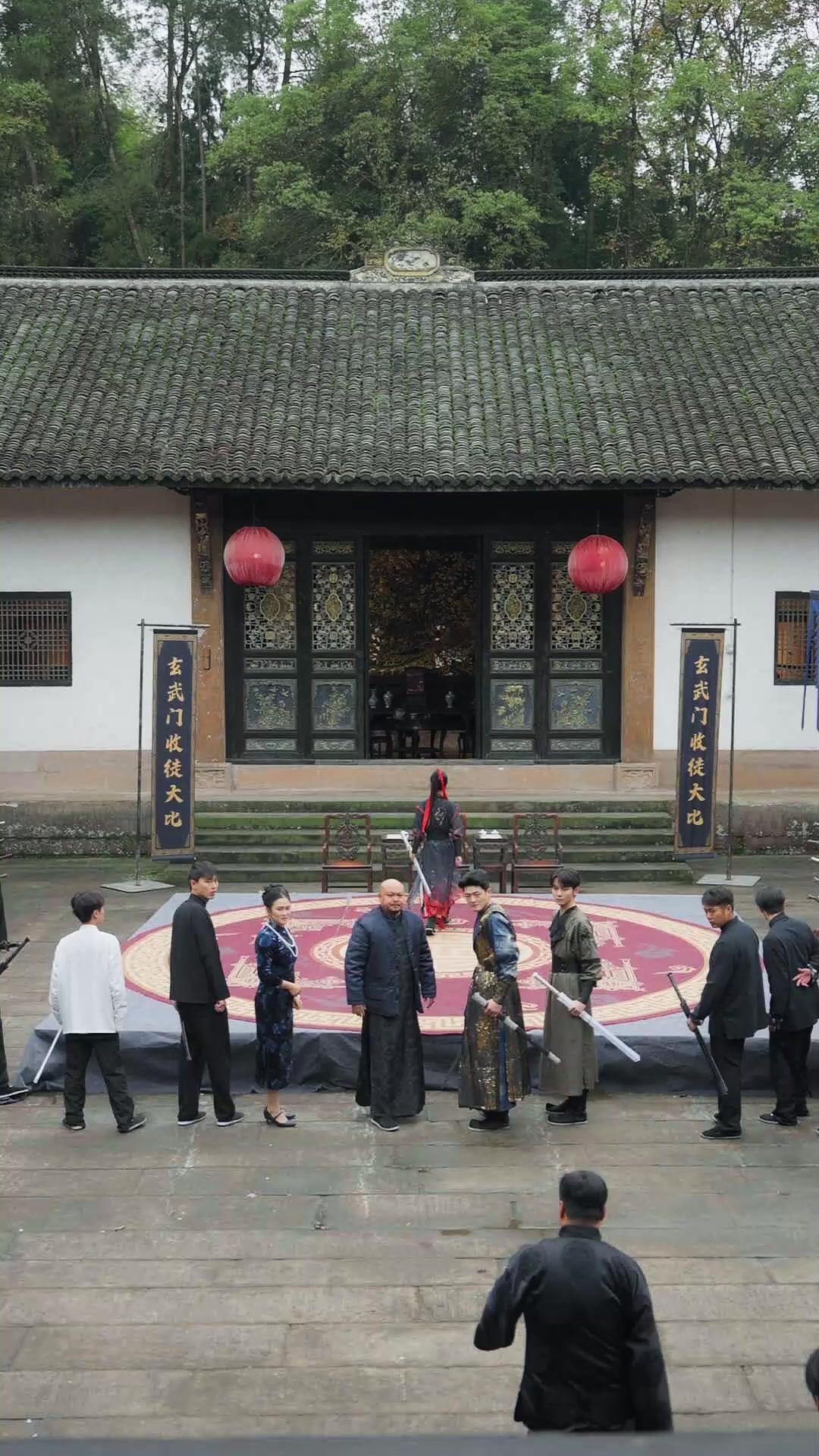  這武林老娘接管了