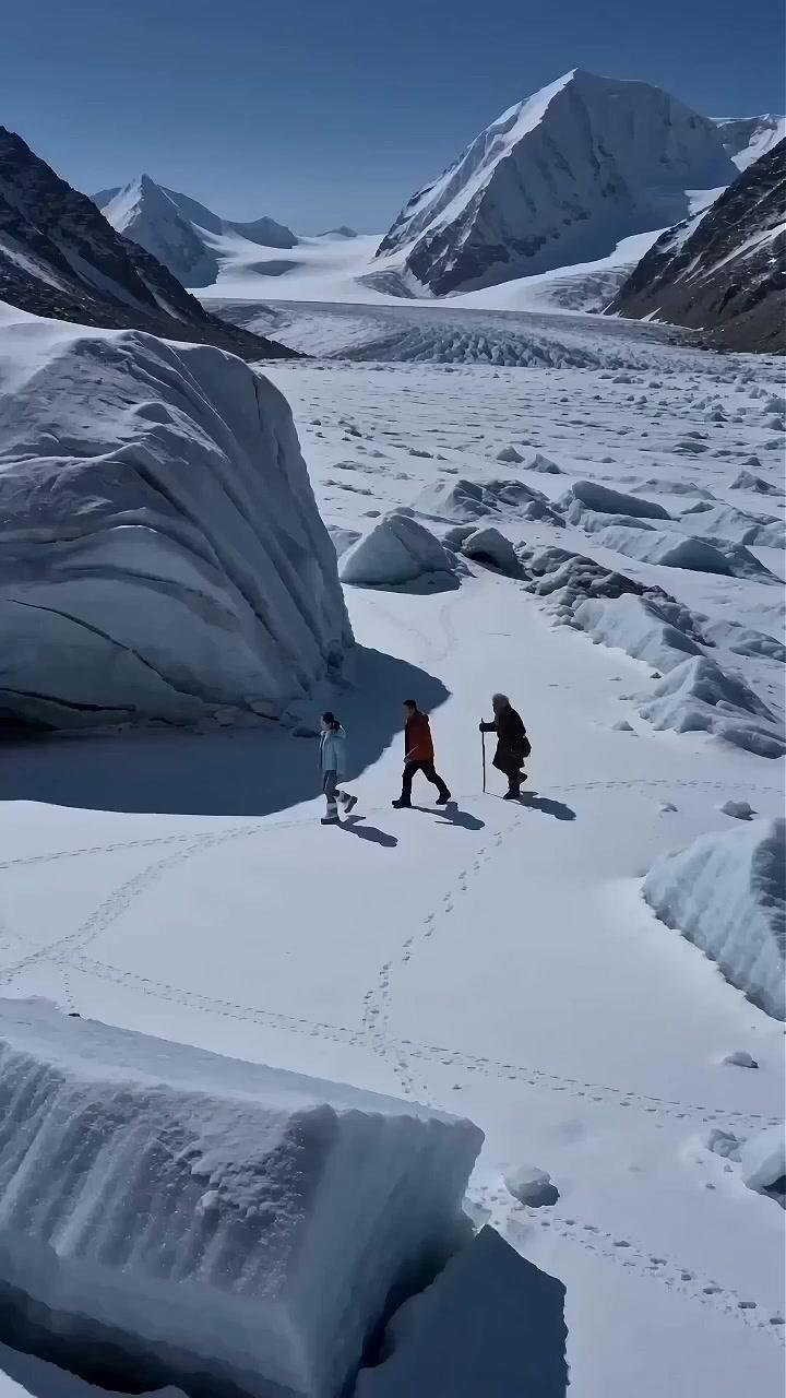 Schrecken im Eis - Hissut