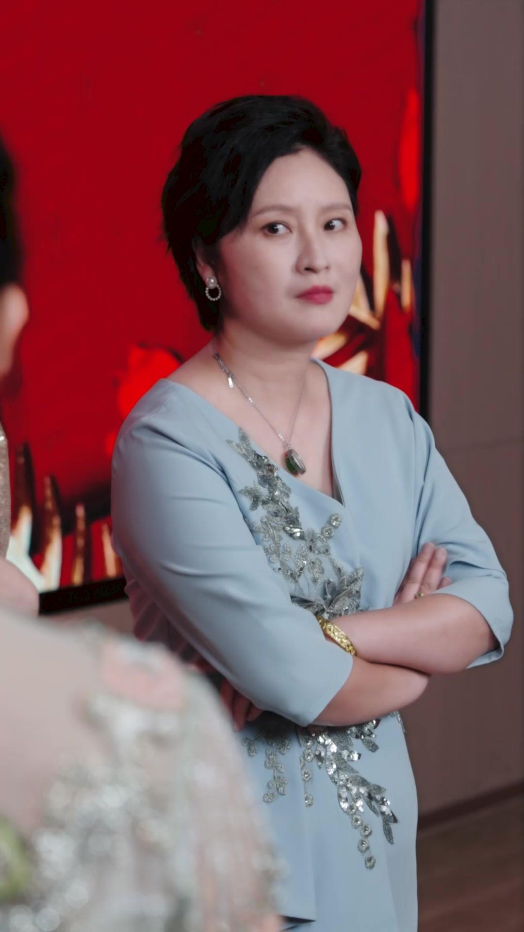 Nona Itu Tabib Jenius