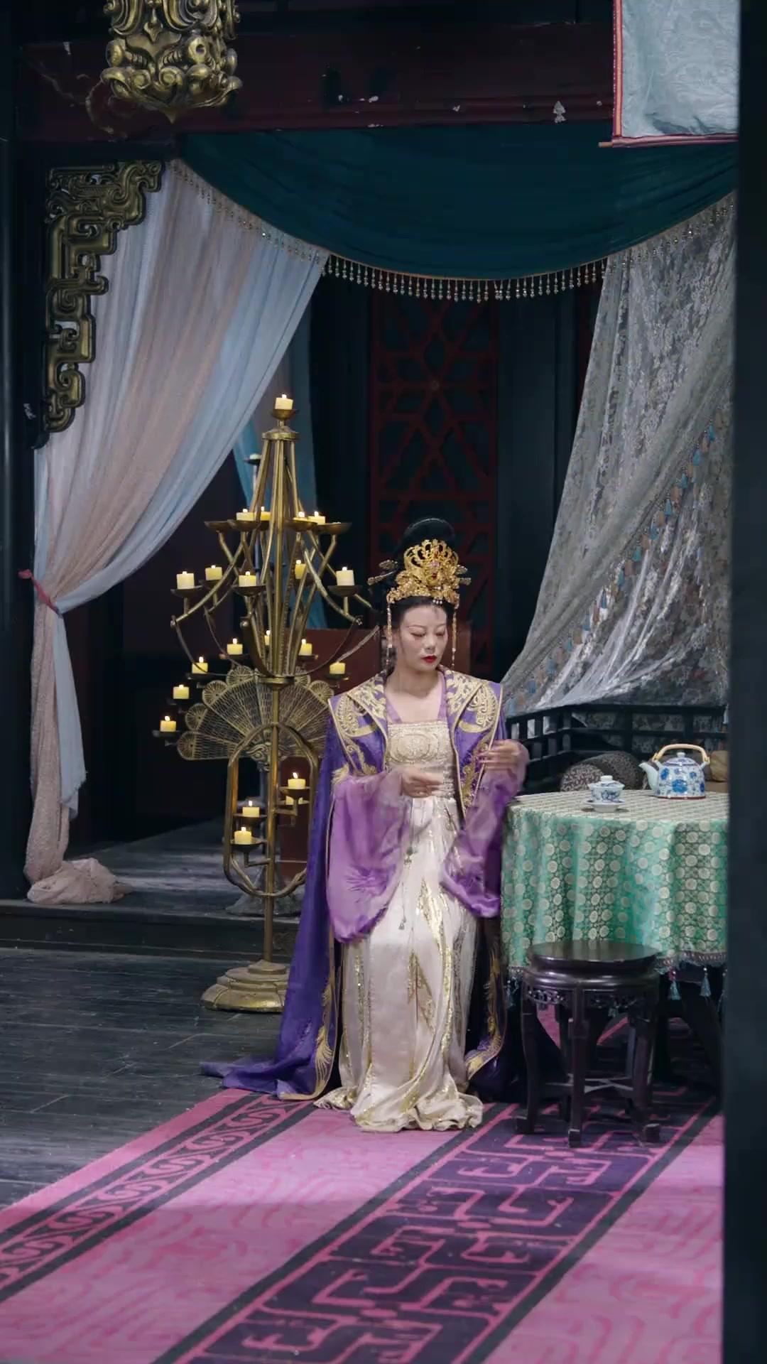(Doblado)Princesa, compórtese