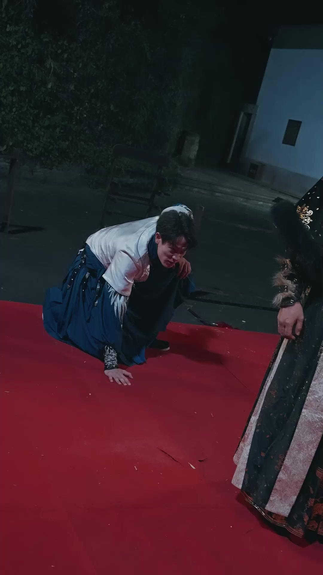 Loser? Martial World Knelt!
