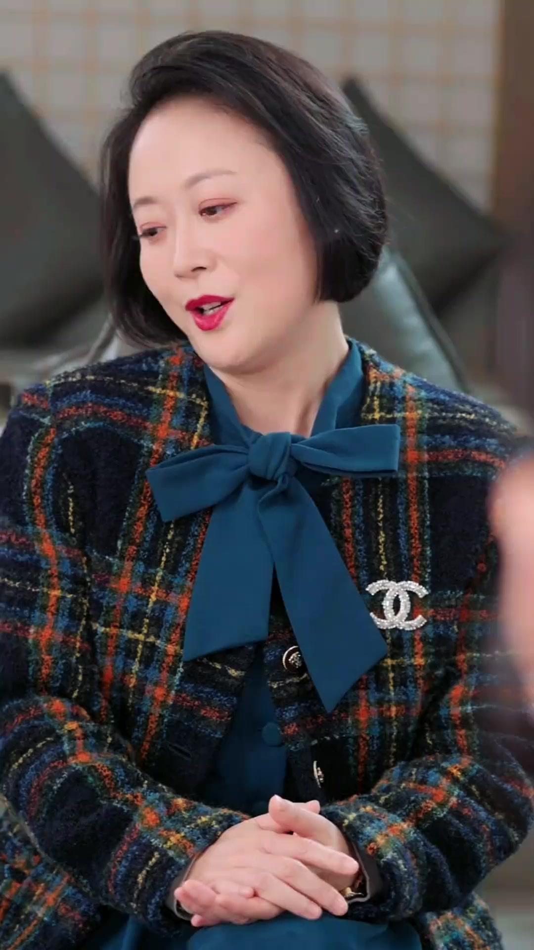 ELLE ÉTAIT NÉE POUR BRILLER