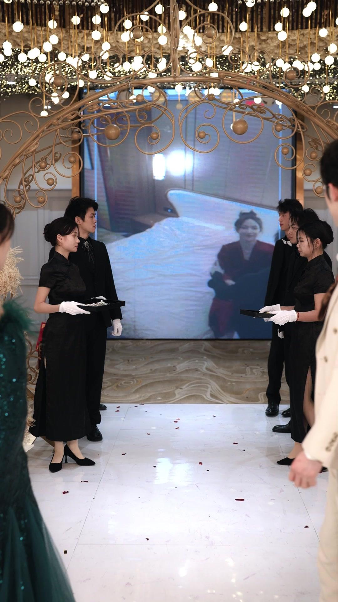 Plot Twist! Dump Him at the Altar