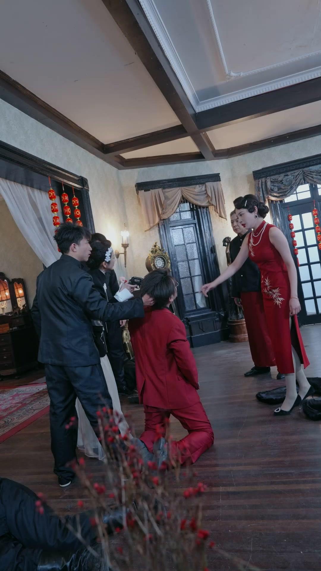 Mess with the Queenpin? Die!