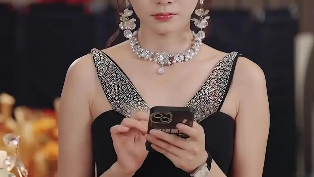 EXM? My Sugar Baby Is The Real Heir! The Silent Clash at the Banquet