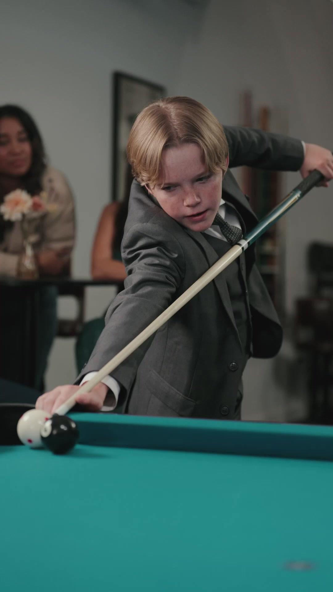  (Doblado)El Pequeño Prodigio del Billar