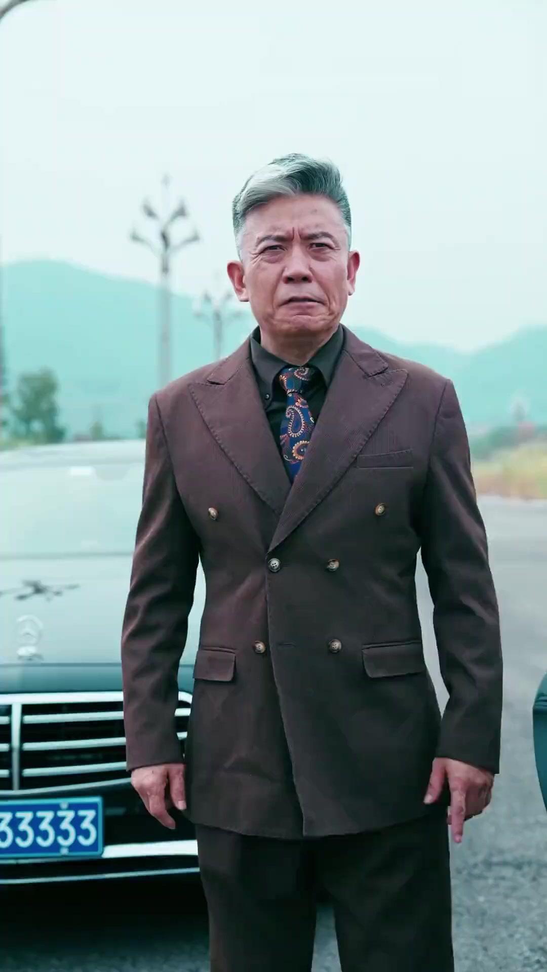 親不孝な息子と正体を隠した父親