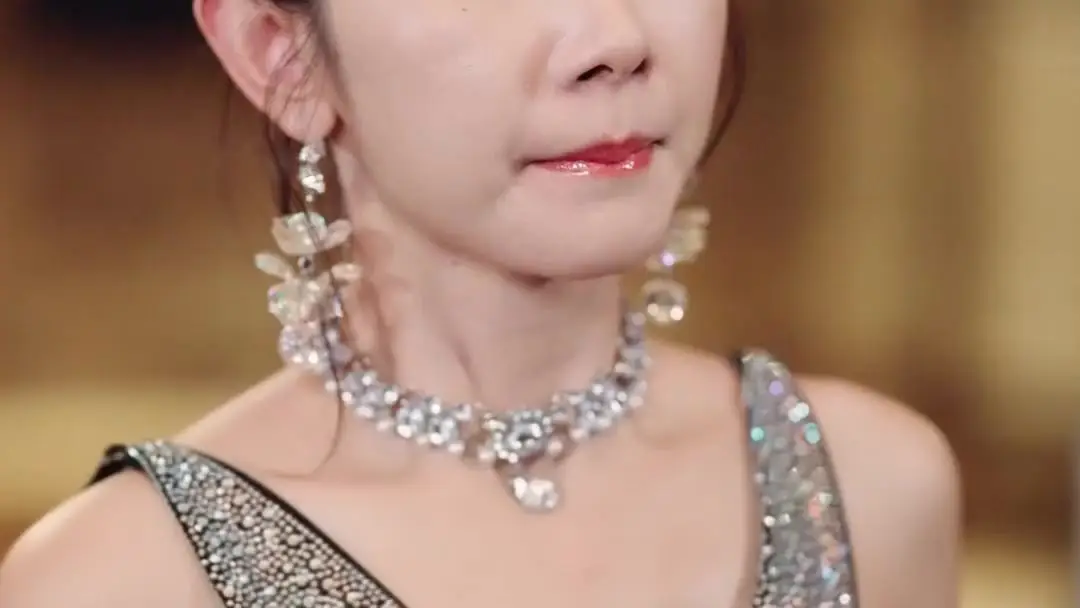 EXM? My Sugar Baby Is The Real Heir! The Necklace That Shattered the Gala