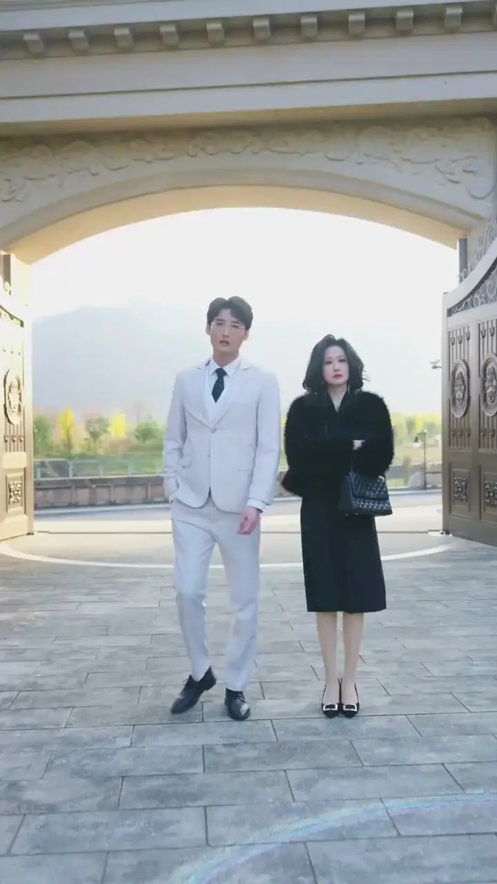 (Dubbed)Snake Year Salvation: CEO's Bargain Bride Episode 66