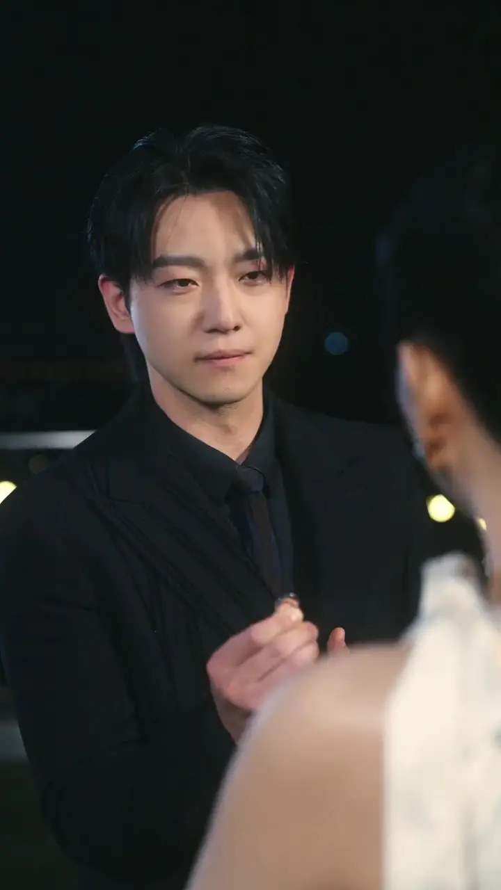 (Dubbed) Her Boss, His Rival, Their Baby Episode 23