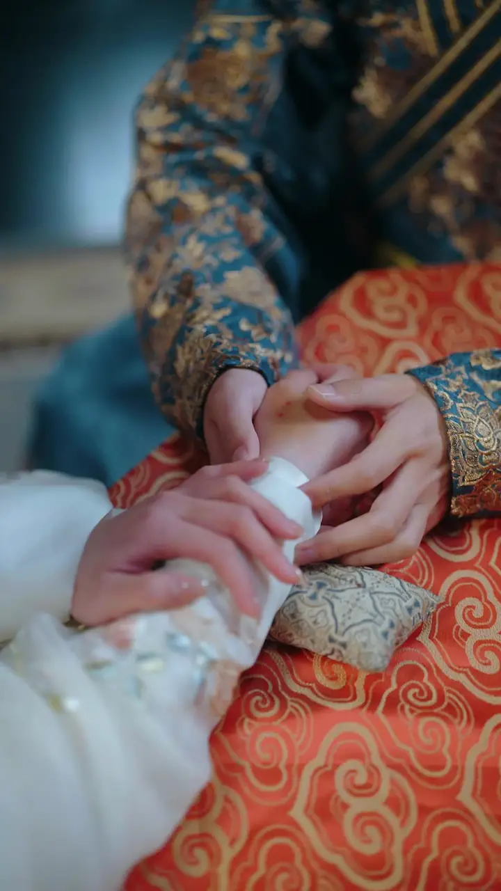 Reborn to Snatch My Sister’s Fated Husband Episode 52