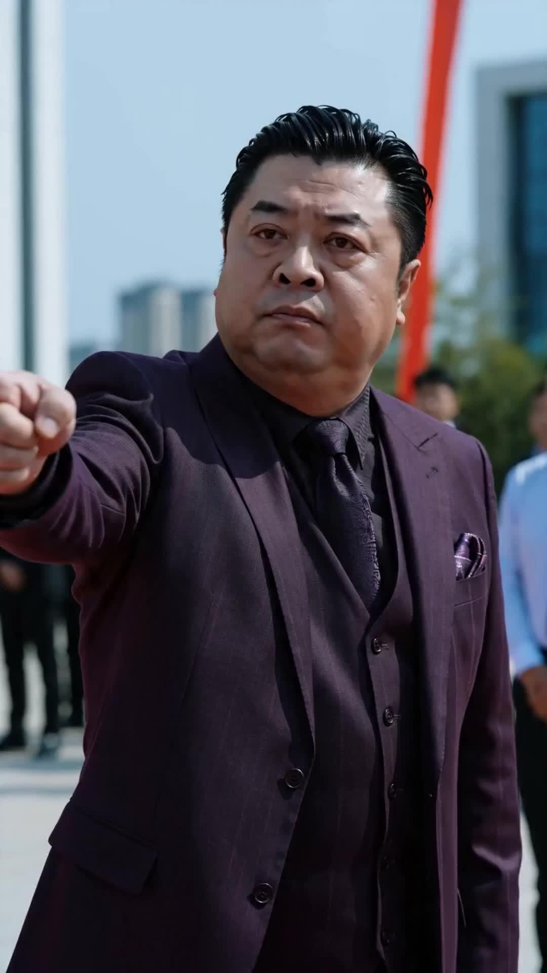 My Dad? The Billionaire Security Guard!