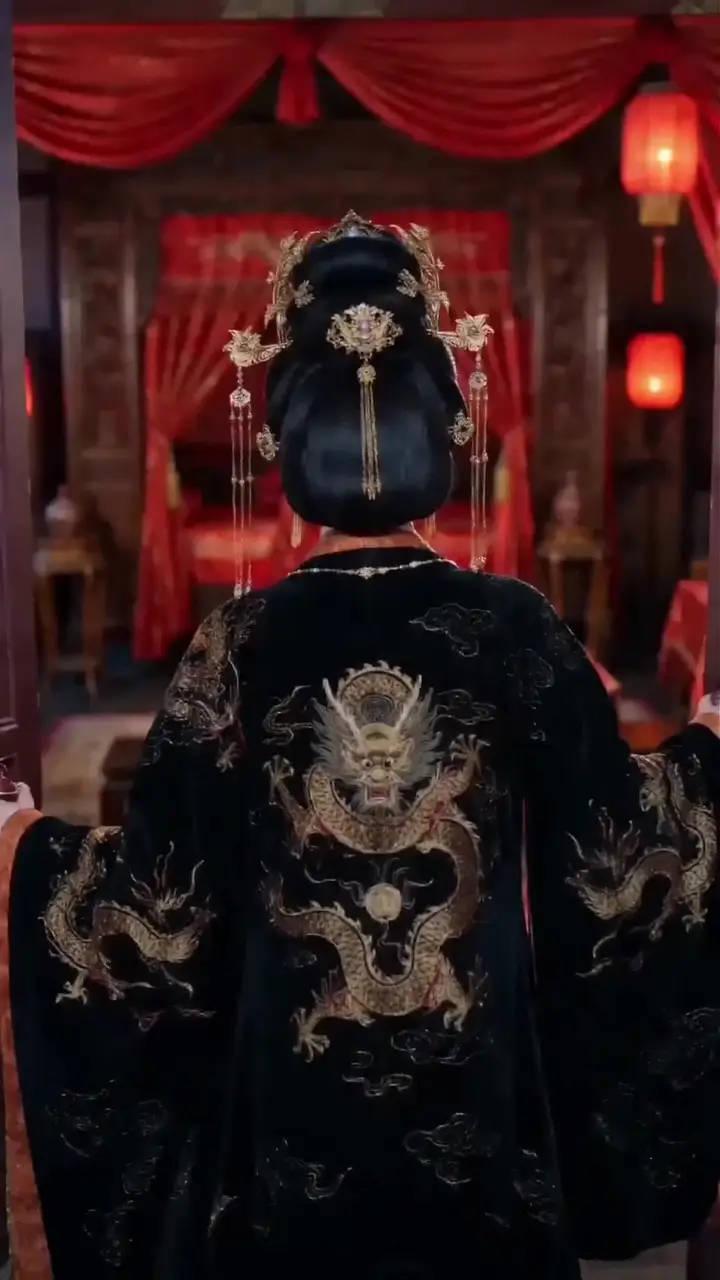 I Posed as a Man, the Empress Is Obsessed! Episode 24