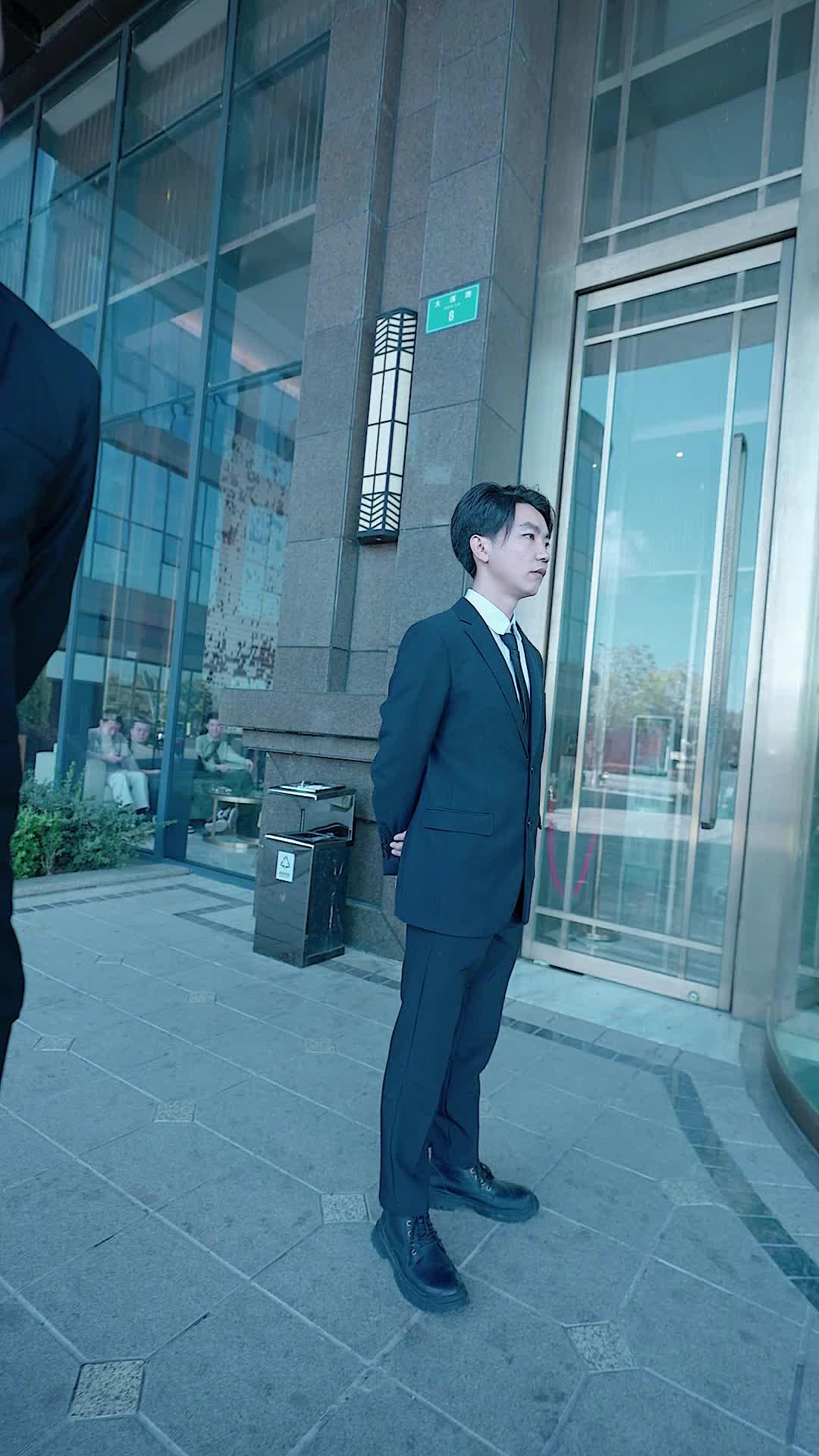 醒來第一件事：娶她
