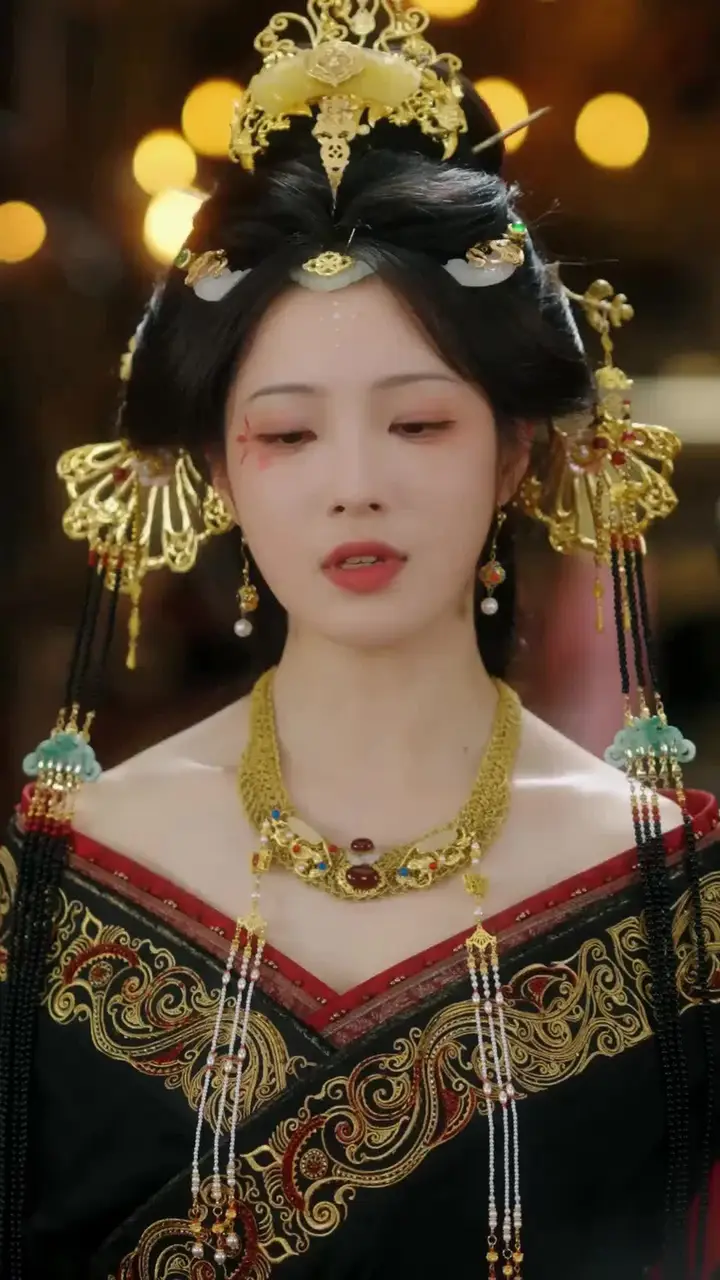 (Dubbed) Your Majesty, Fire Me Already! Episode 34