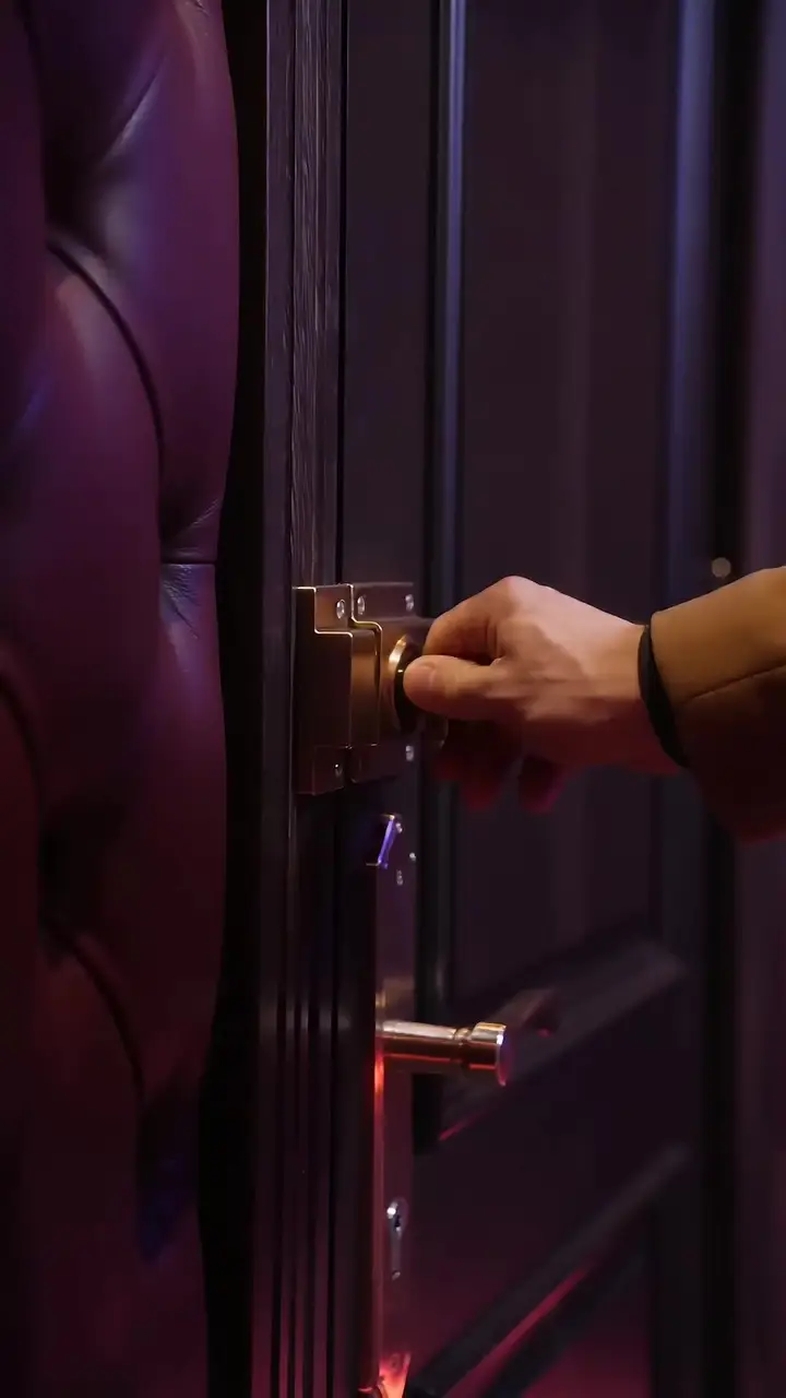 Striptizci Sevgilim Mafya Kralı Bölüm 23