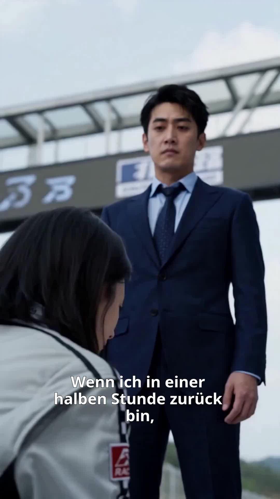 (Synchro) Das Mädchen am Lenkrad