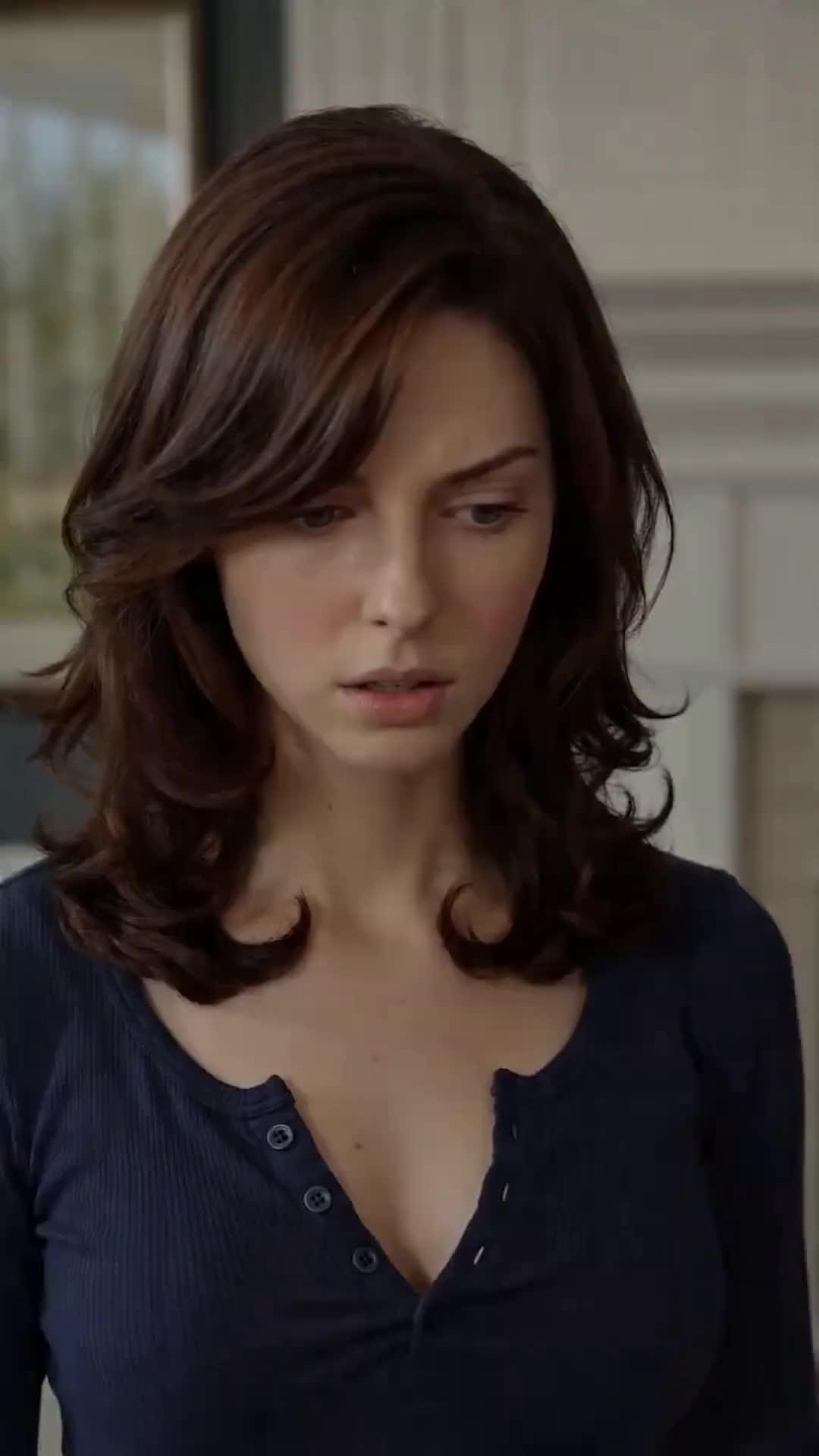 (Doublage) LES MORCEAUX D'ELLE