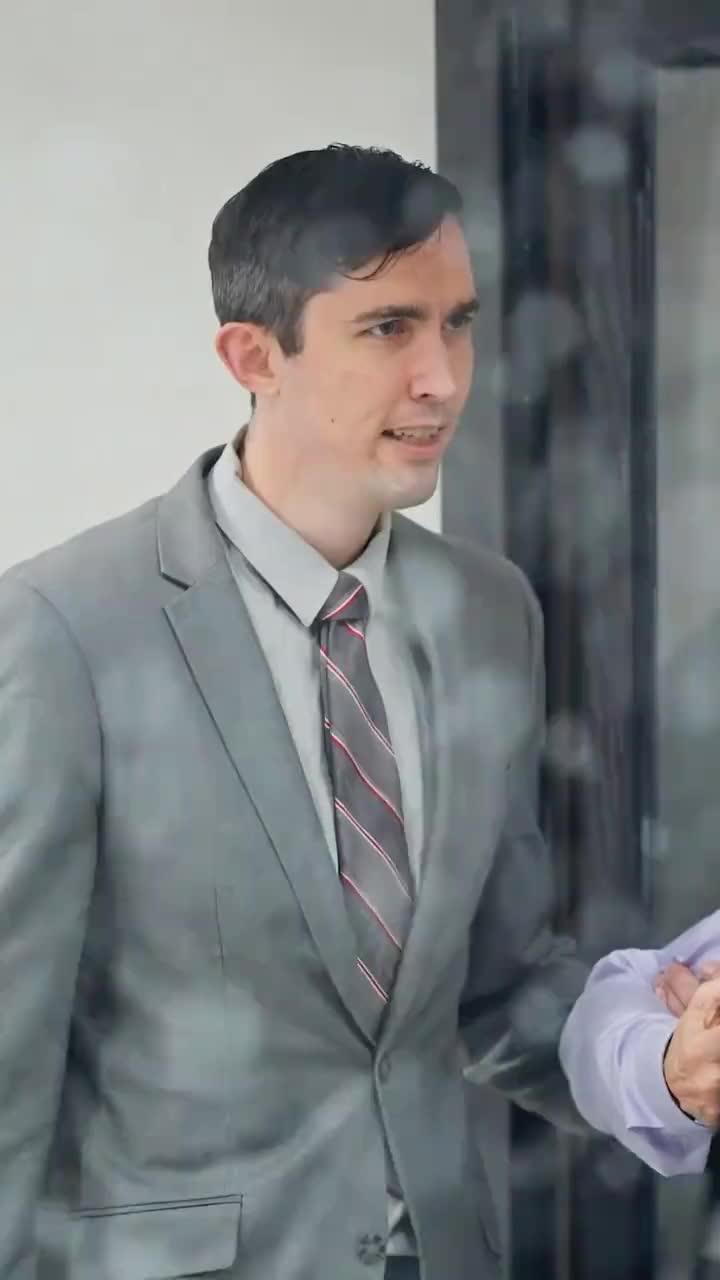 (Dublagem) Meu Chefe, o Garoto de Programa de Natal