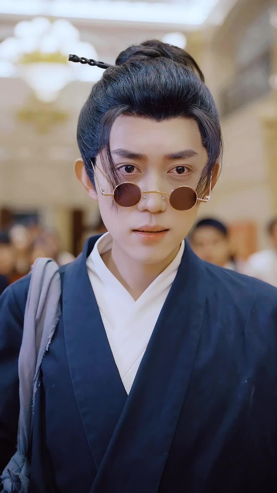  Dewa Pecandu Ponsel 