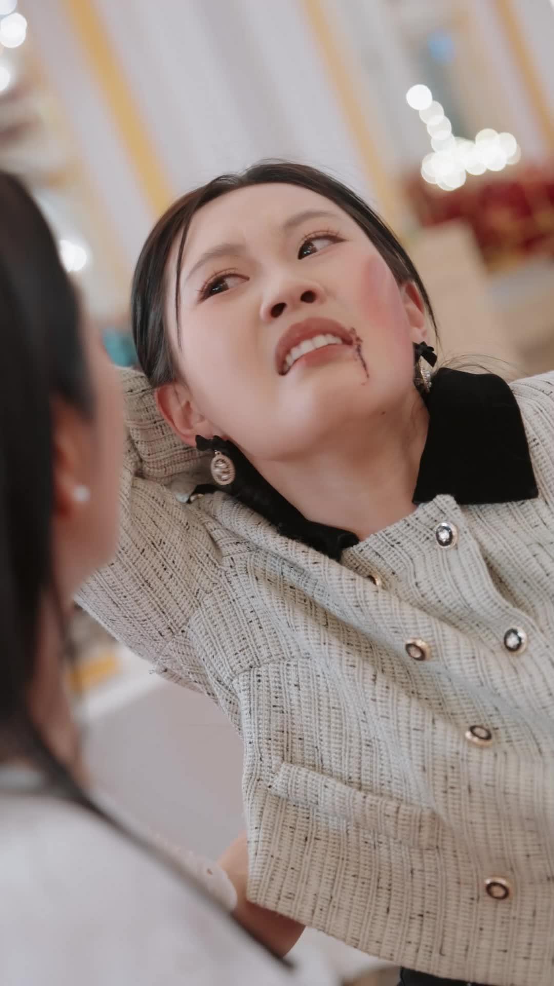 Dumped in Public, Back as an Heiress