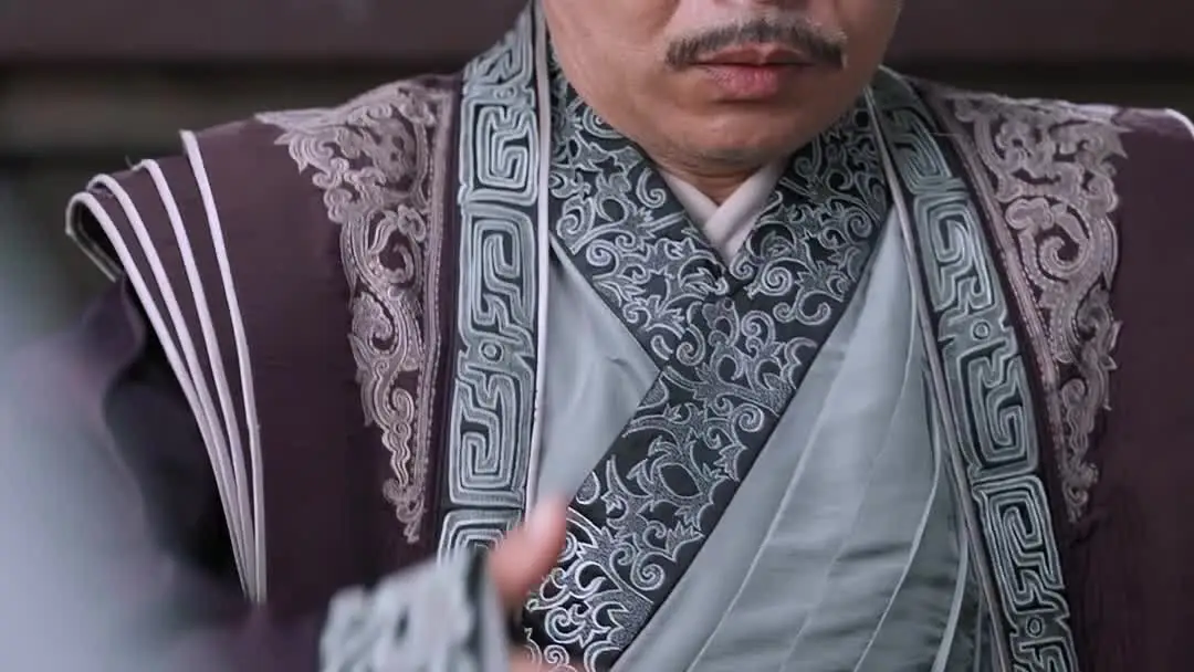 Serangan Balik Suami Lemah: Ketika Pelayan Berlutut, Sang Tuan Tak Berkutik