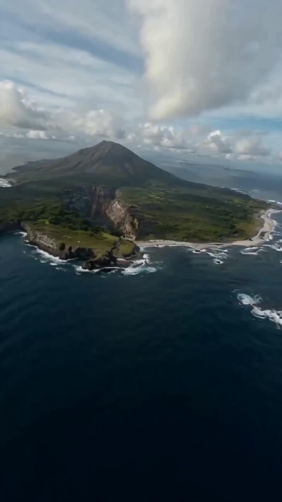 (Synchro​) Mit vier Heldinnen zum Insel-König