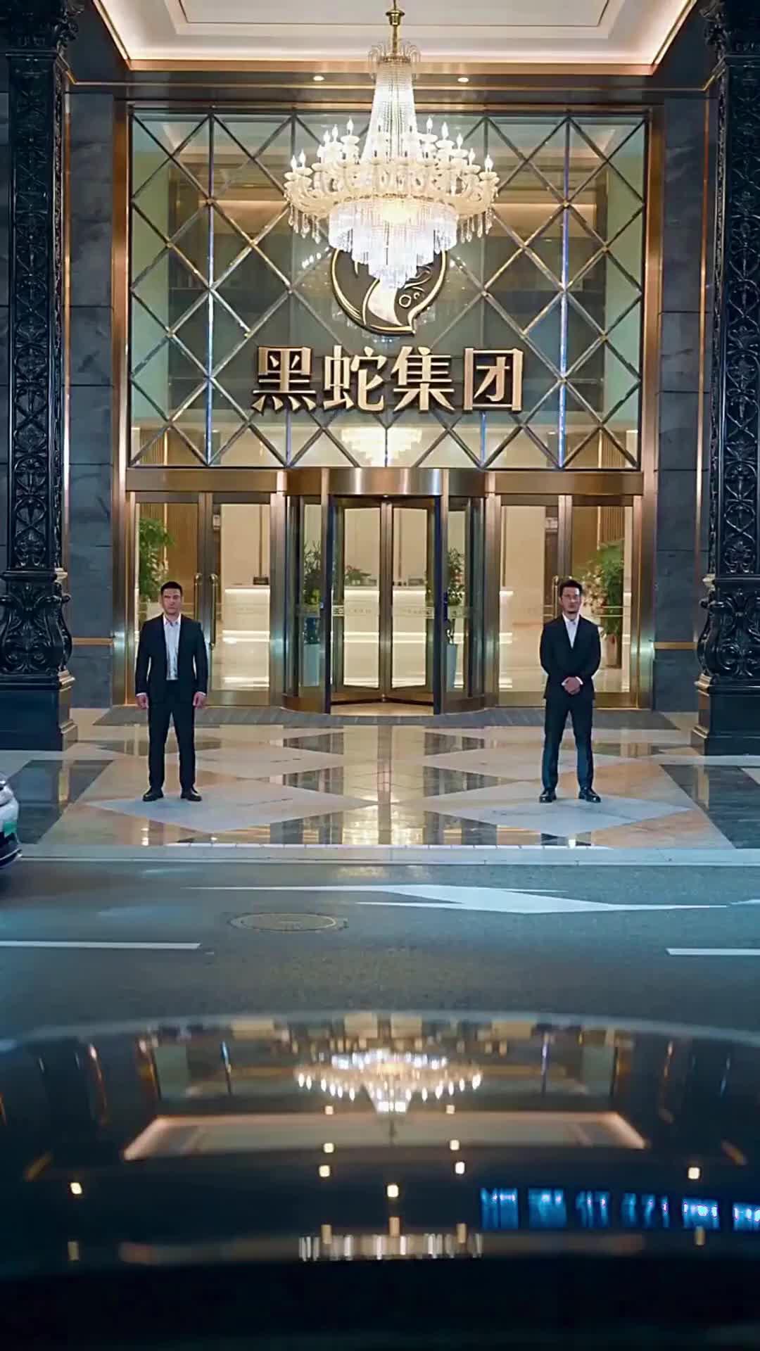（Dubbed）The Crime Boss Who Wants Straight A's