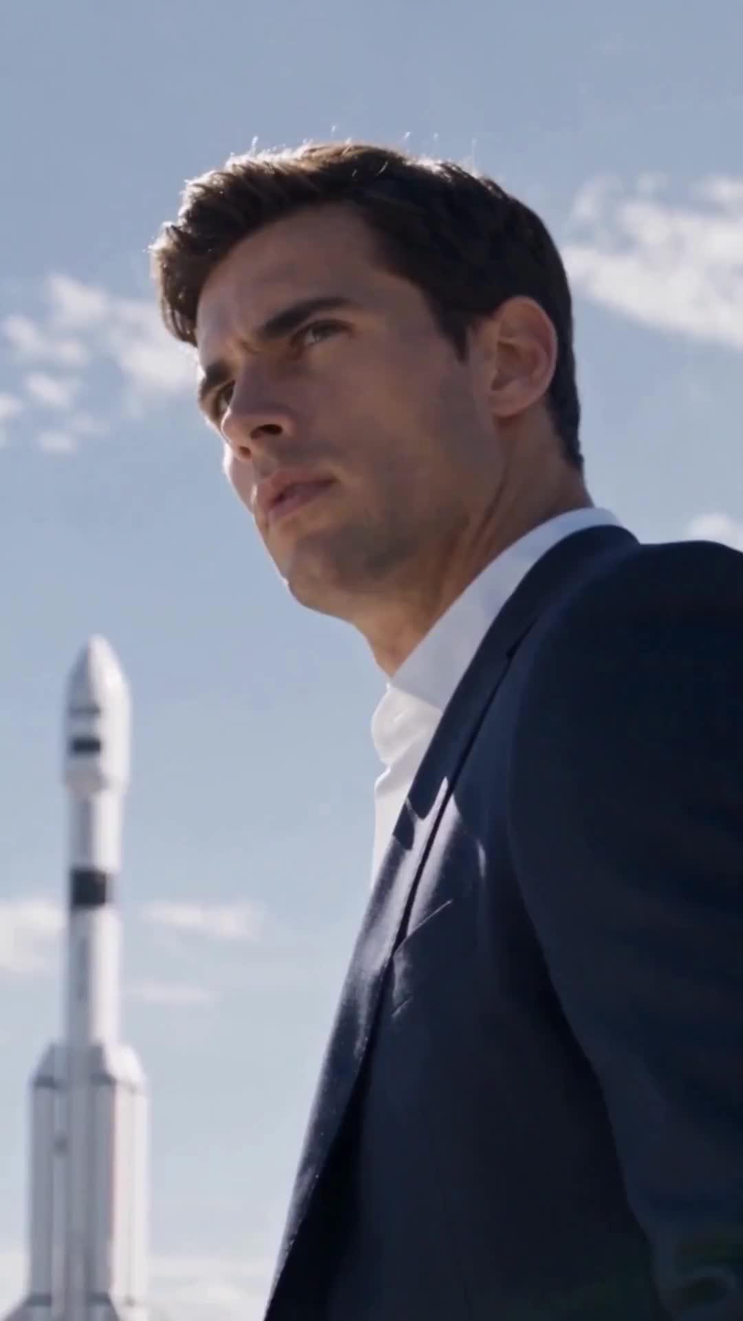 (Doblado) Volví del espacio para vengarme