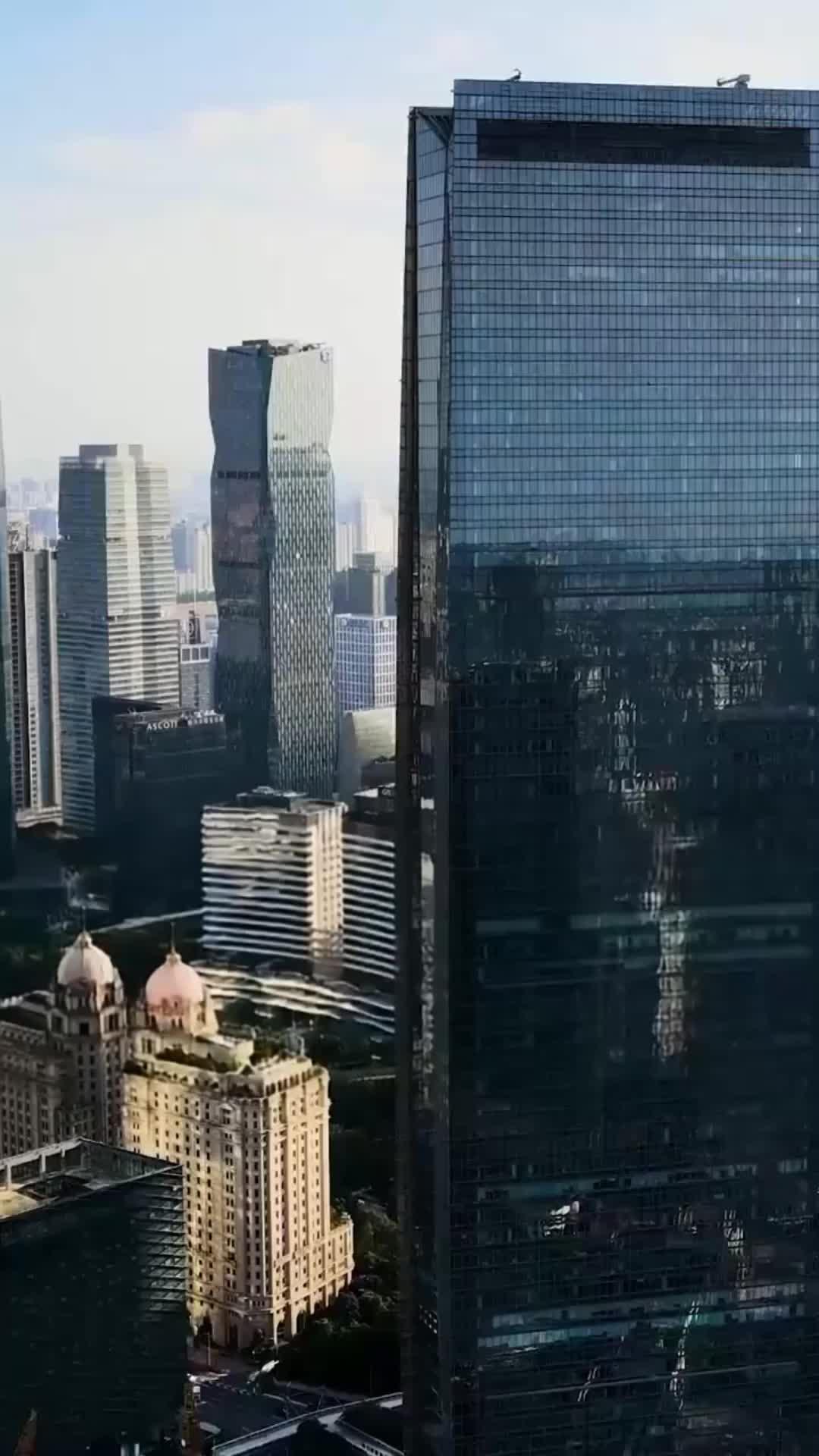 سائق لكنه الحارس