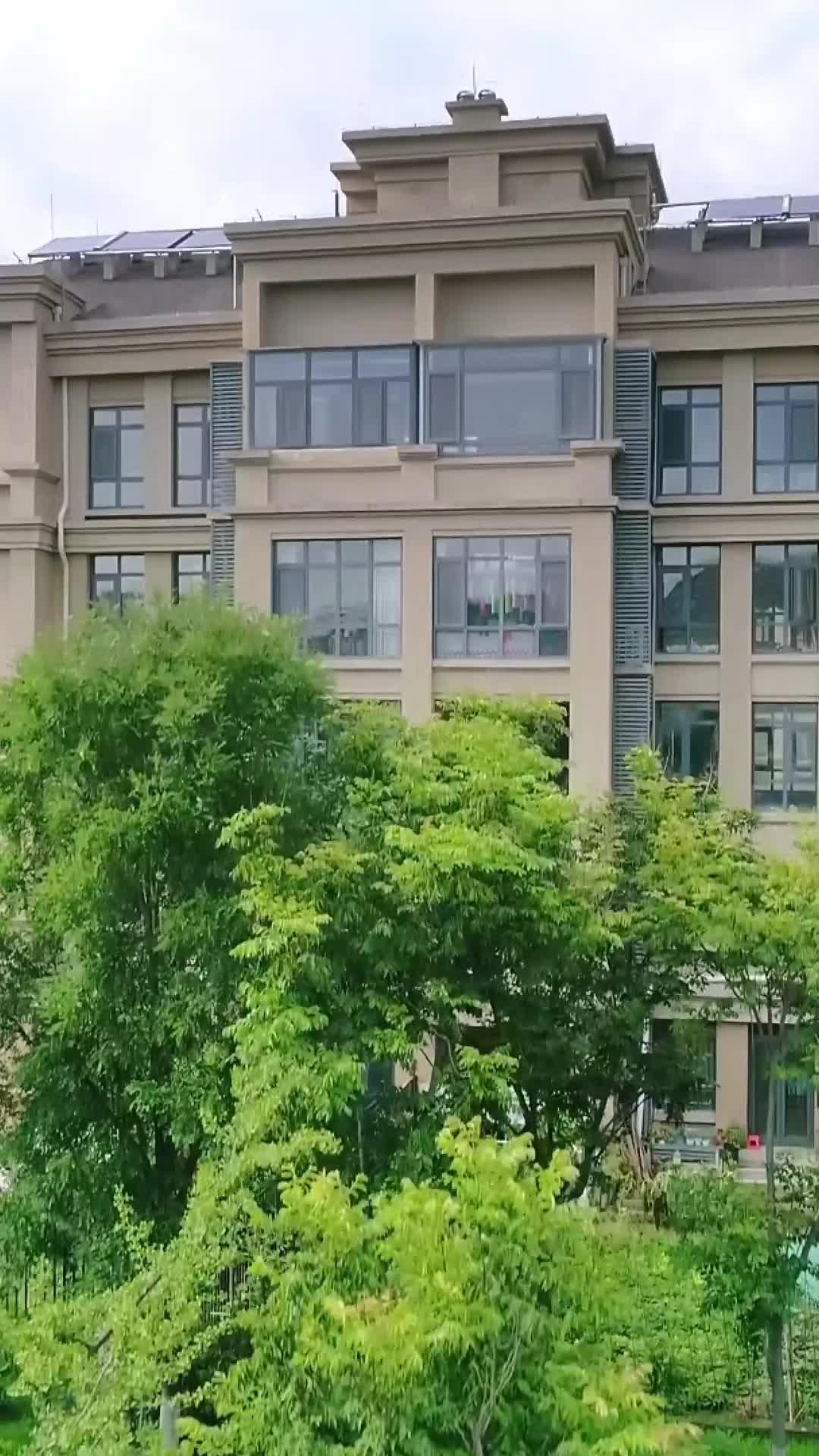 Oops Baby, Hello Boss