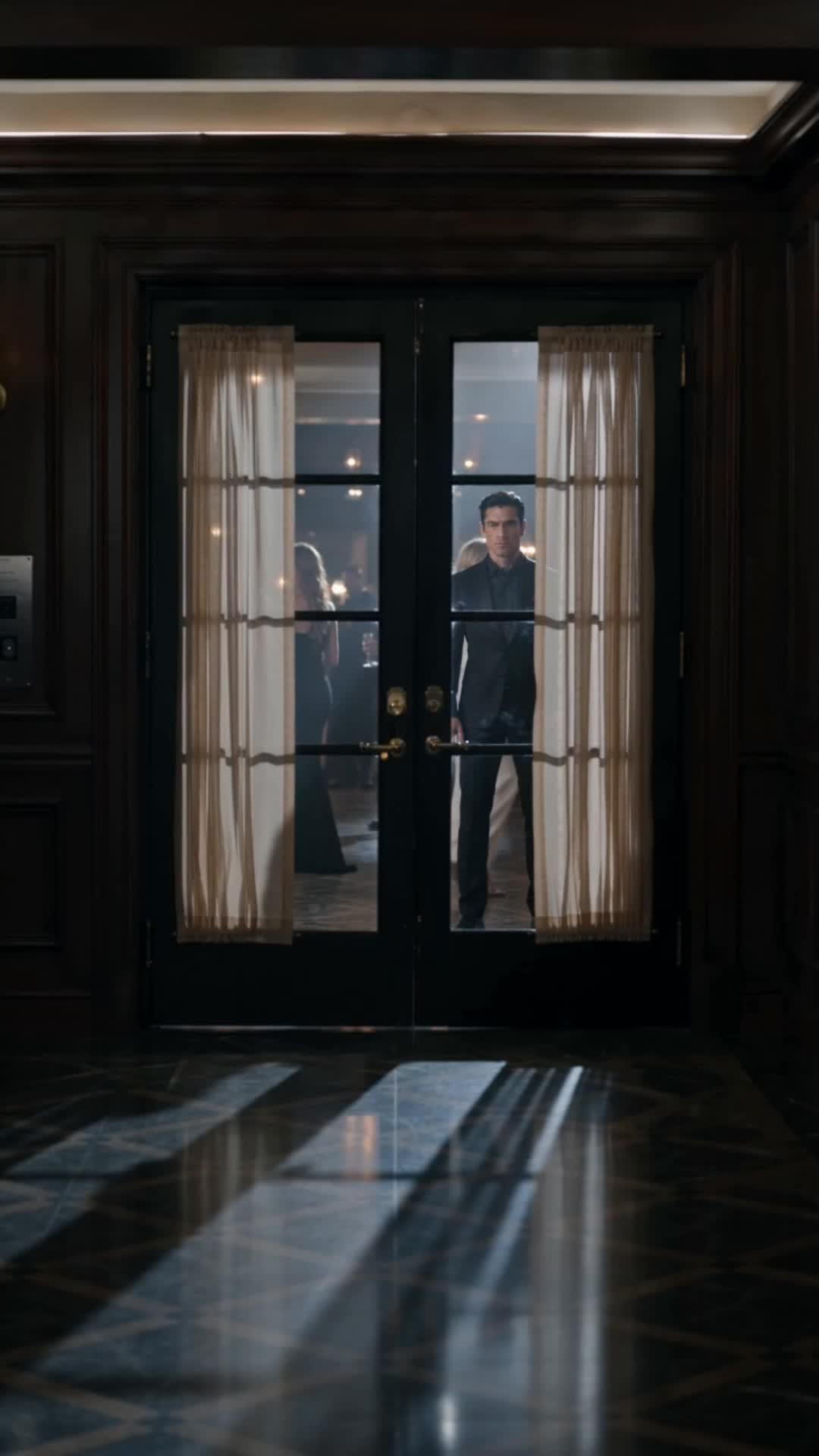 DETTE NOIRE, CAGE DORÉE