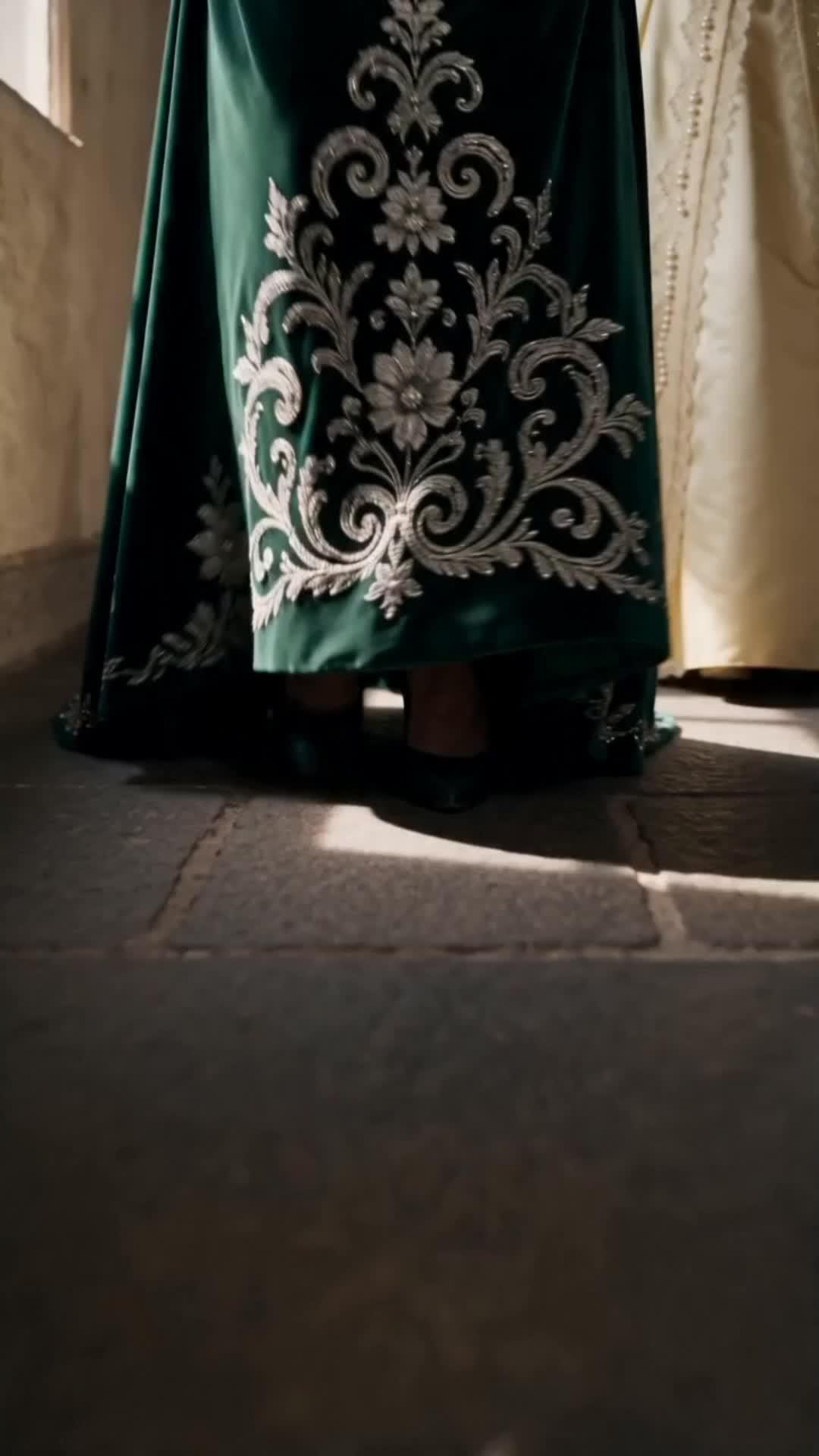 Dia Hina Anak Sendiri