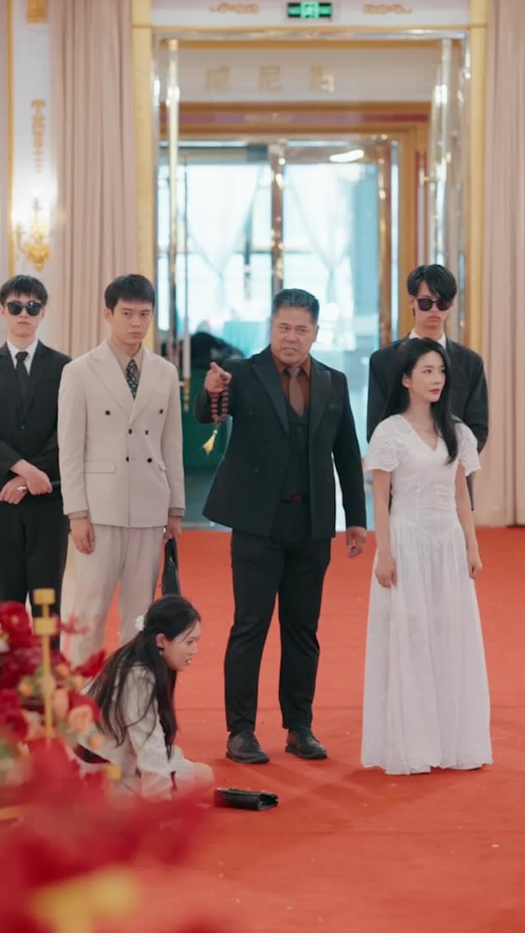 Dumped in Public, Back as an Heiress