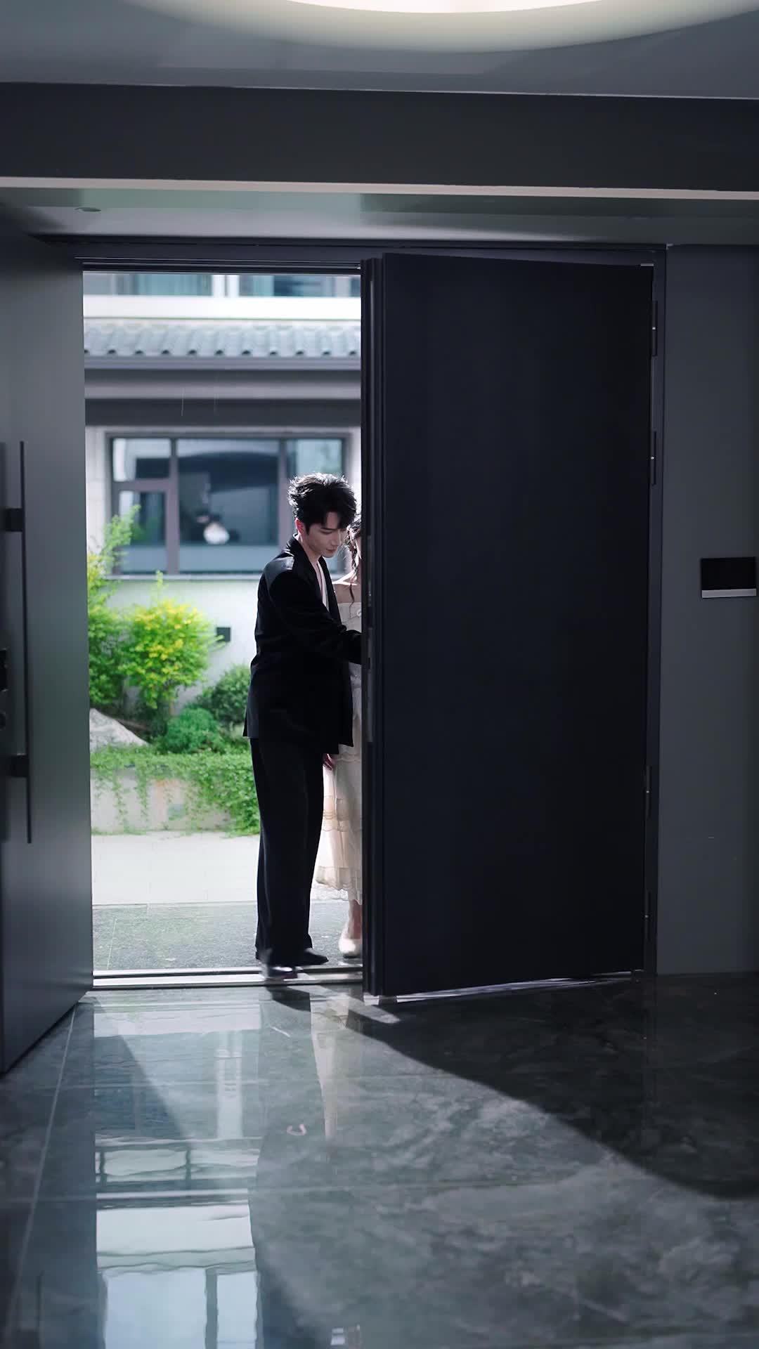 Married To The Blind Billionaire