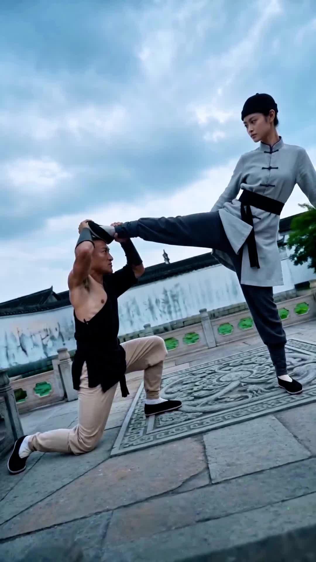 INTERDITE DE KUNG-FU