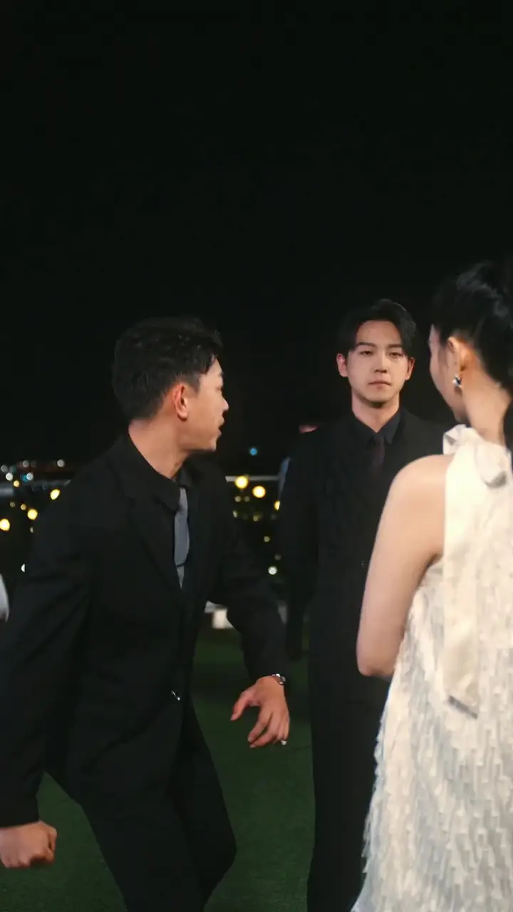 (Dubbed) Her Boss, His Rival, Their Baby Episode 22