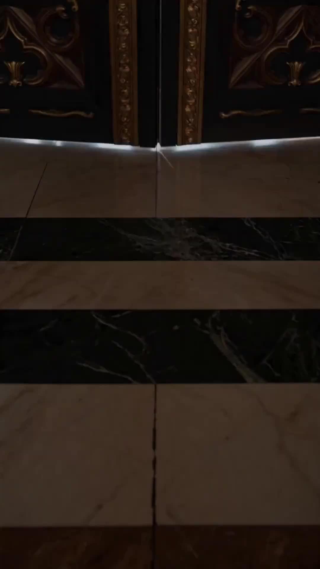 SIMPLE SERVANTE, ÂME FIÈRE