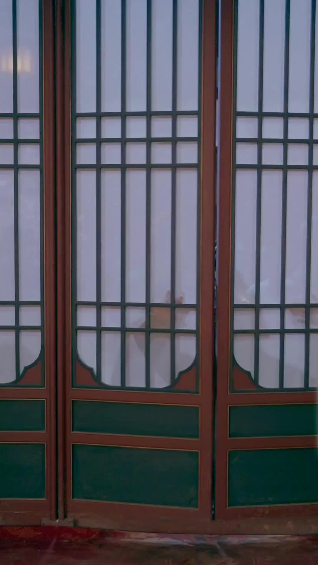 Hari Penobatan Sang Ratu