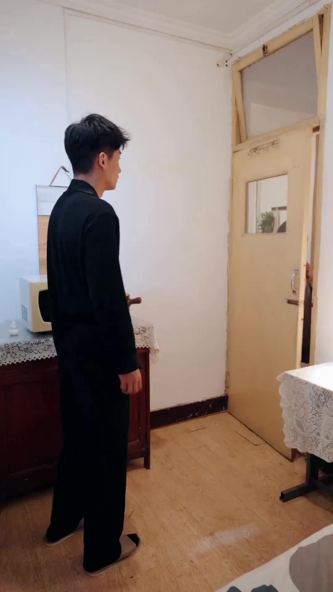 (Dubbed) I'm Making My Family Immortal