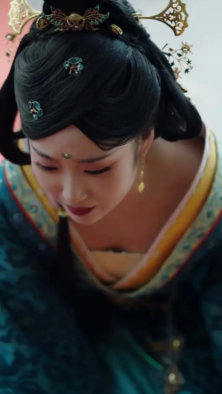 (Dubbed) Your Majesty, Fire Me Already! Episode 65