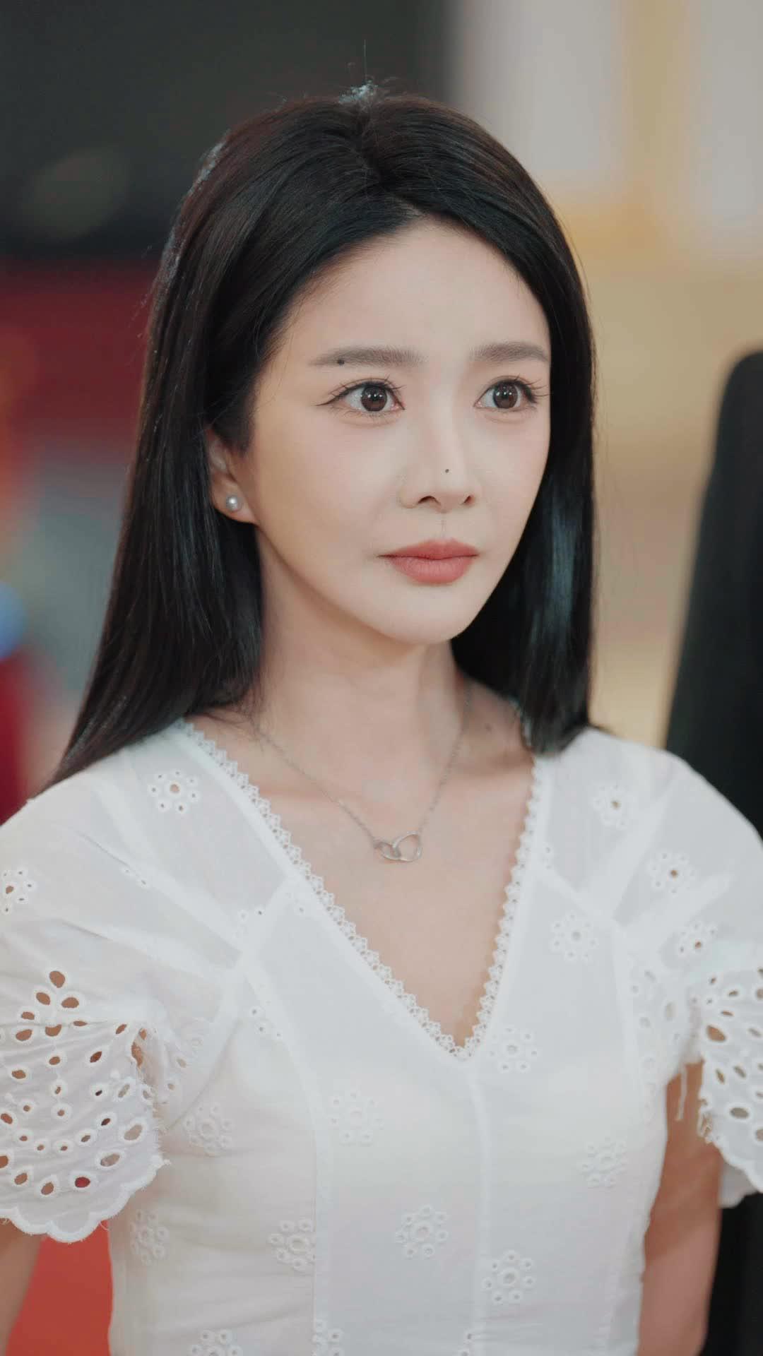 Dumped in Public, Back as an Heiress