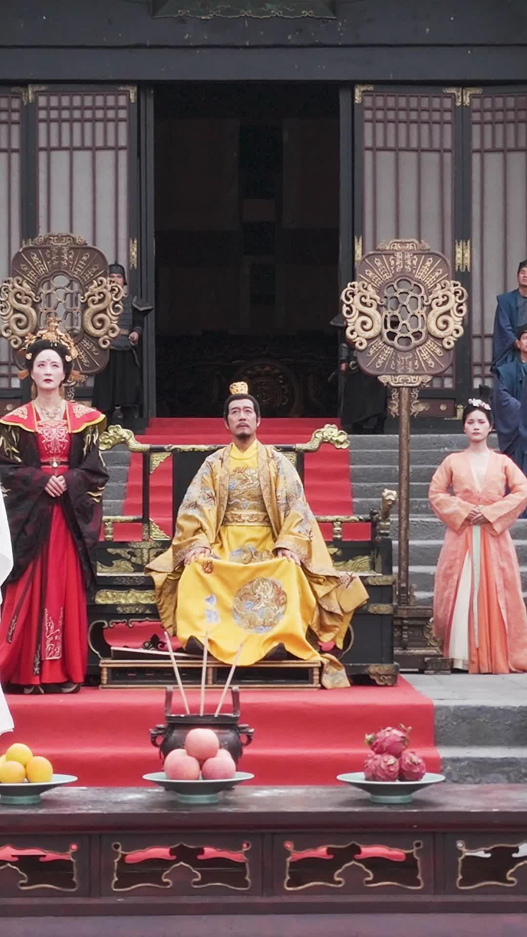 廢太子上朝帶步槍