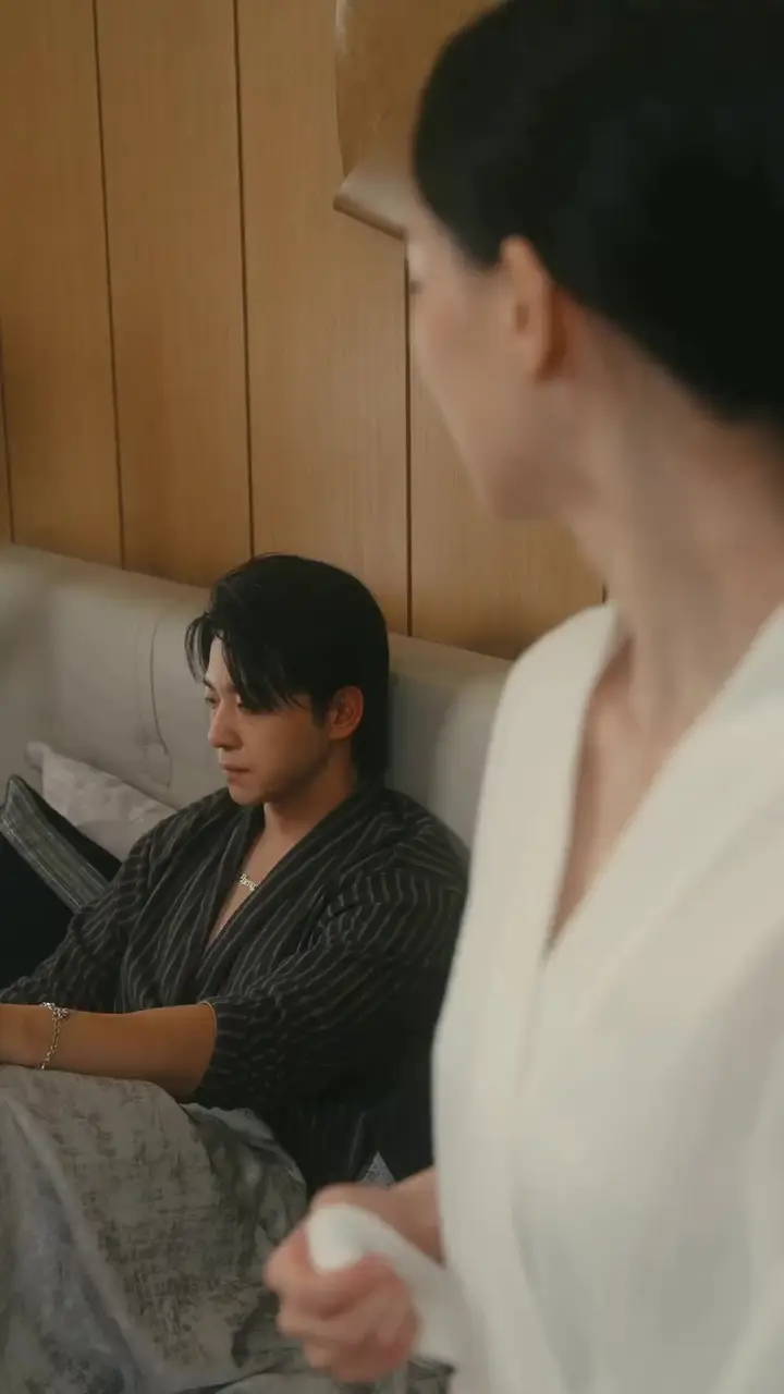 (Dubbed) Her Boss, His Rival, Their Baby Episode 5