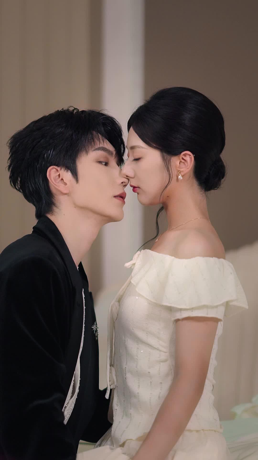 Married To The Blind Billionaire