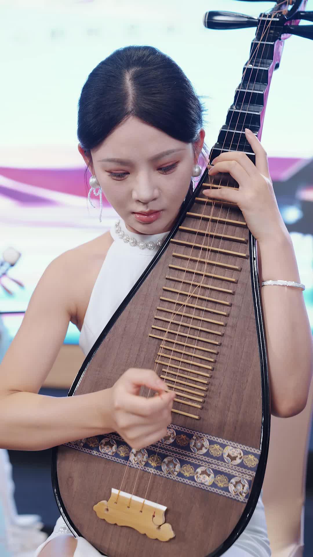 Pernikahan Tersembunyi Yang Mahal